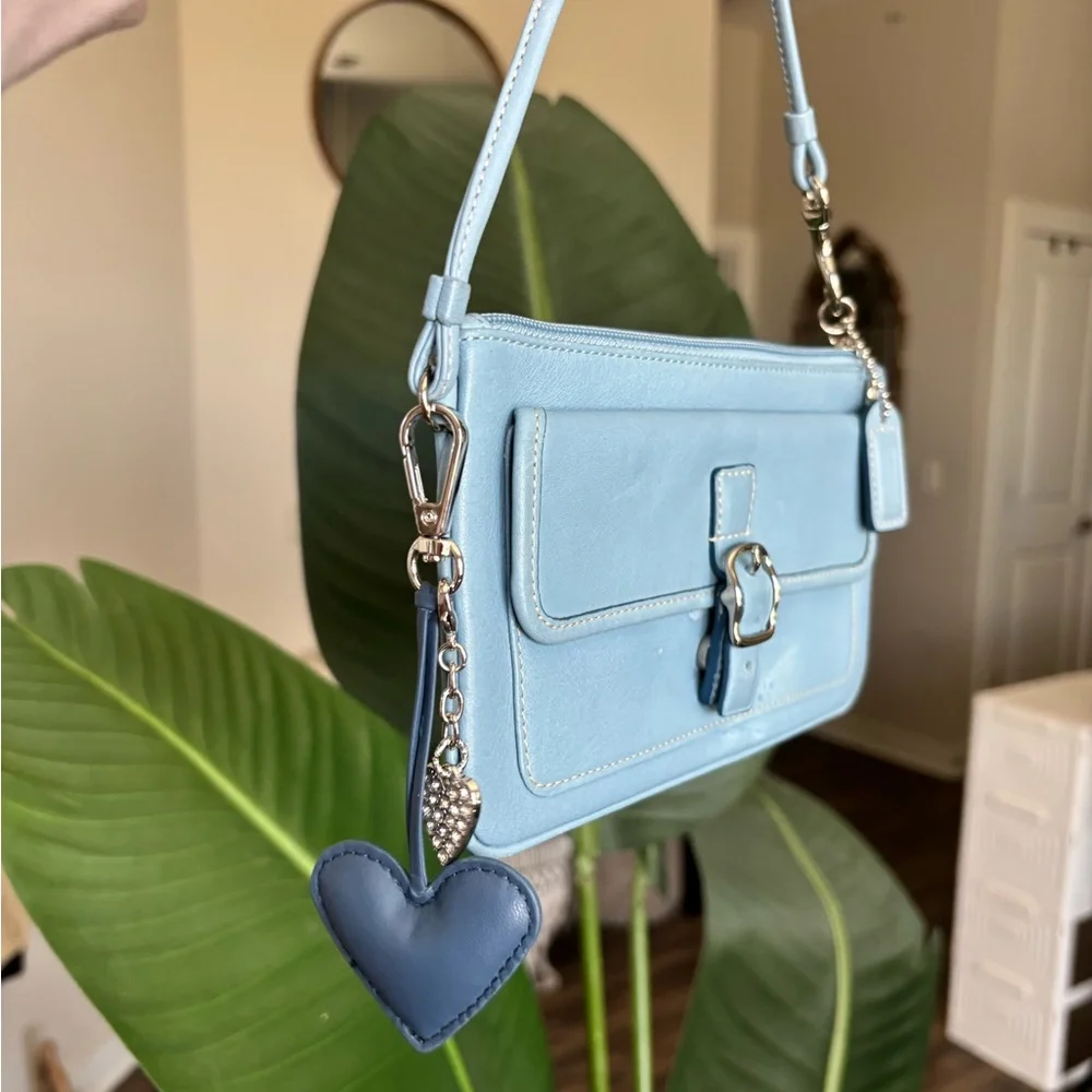 ❌❌SOLD❌❌🩵VTG COACH Hamptons Leather Lrg Skinny Wristlet🩵 - Picture 9 of 15